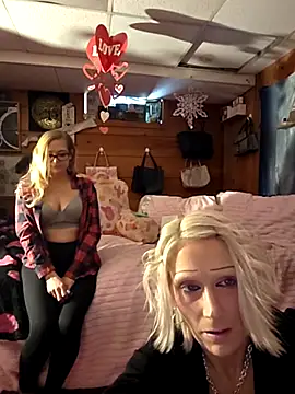 Snapshot of BeautifulFire23 chatting on 02/19/26, 04:26 BeautifulFire23 online show from 02/19/26, 04:26