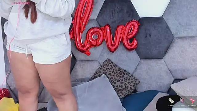 DulceJones online show from 02/12/26, 08:19