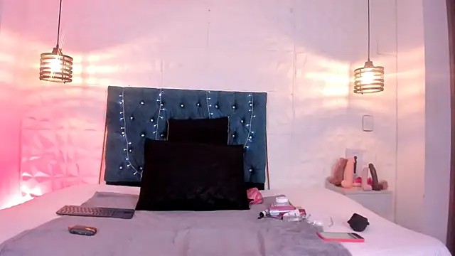 Snapshot of samantha_foxyy chatting on 07/04/26, 11:05 samantha foxyy online show from 07/04/26, 11:05