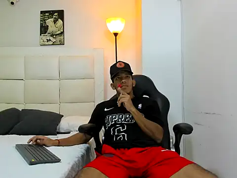 Snapshot of ricky_spensar23cm_ chatting on 02/21/26, 02:13 ricky spensar23cm online show from 02/21/26, 02:13