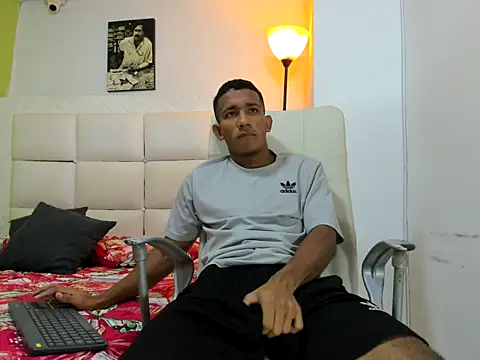 Snapshot of ricky_spensar23cm_ chatting on 02/03/26, 02:00 ricky spensar23cm online show from 02/03/26, 02:00