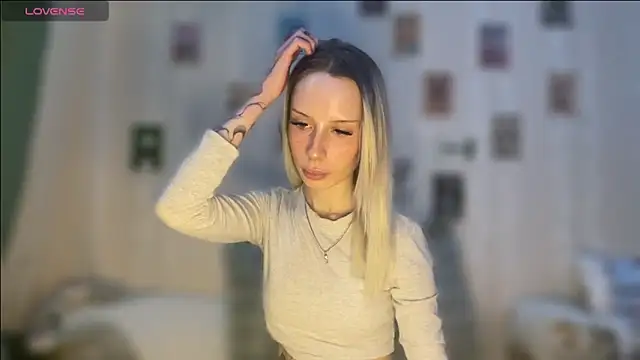 Snapshot of DellaCampbell chatting on 02/11/26, 10:04 DellaCampbell online show from 02/11/26, 10:04