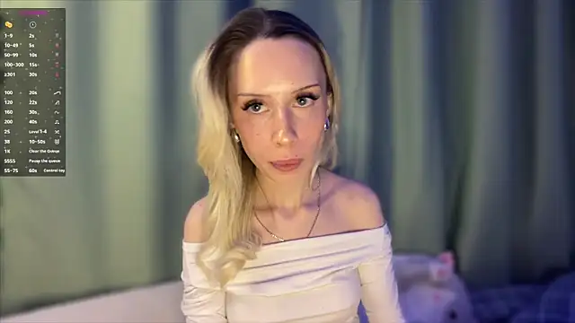 Snapshot of DellaCampbell chatting on 02/22/26, 07:04 DellaCampbell online show from 02/22/26, 07:04