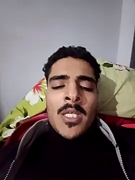 Snapshot of Medo_king1 chatting on 02/05/26, 01:29 Medo king1 online show from 02/05/26, 01:29