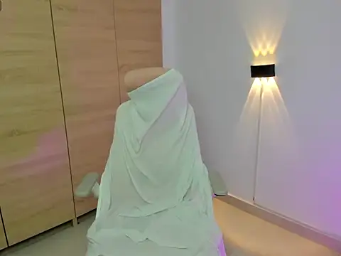 LAY LA  online show from 03/26/26, 09:13