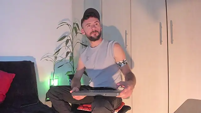 Snapshot of Erickpritz_xh chatting on 04/14/26, 02:27 Erickpritz xh online show from 04/14/26, 02:27