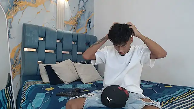 Snapshot of PRETTY_COCK1 chatting on 02/22/26, 03:35 PRETTY COCK1 online show from 02/22/26, 03:35