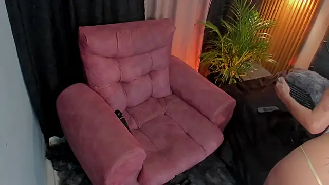 Snapshot of luna_sunflower__ chatting on 02/02/26, 06:18 luna sunflower online show from 02/02/26, 06:18