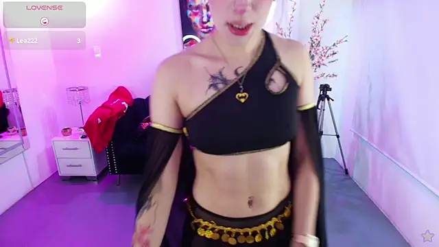 Victoria  doll online show from 06/17/26, 12:15