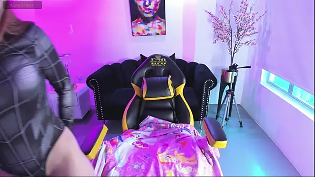 Victoria  doll online show from 05/16/26, 12:37