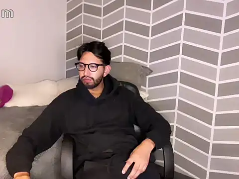 thomass1018 online show from 02/13/26, 02:22