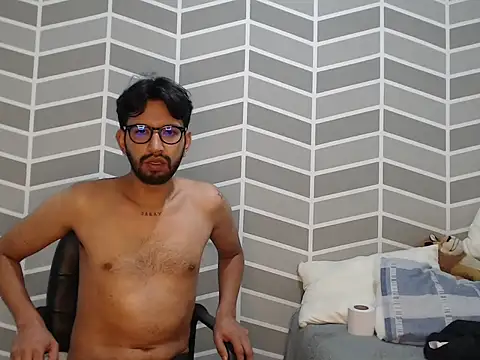 thomass1018 online show from 04/11/26, 02:19