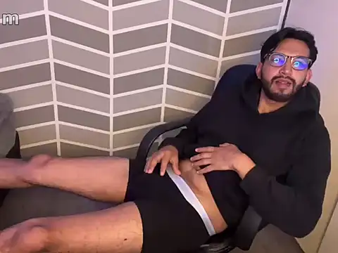 thomass1018 online show from 02/11/26, 03:56