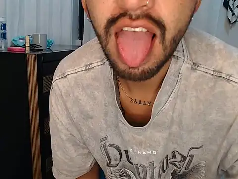 thomass1018 online show from 05/23/26, 04:06