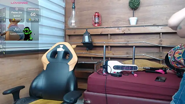 Snapshot of allison_max_tattoo chatting on 02/25/26, 01:17 allison max tattoo online show from 02/25/26, 01:17