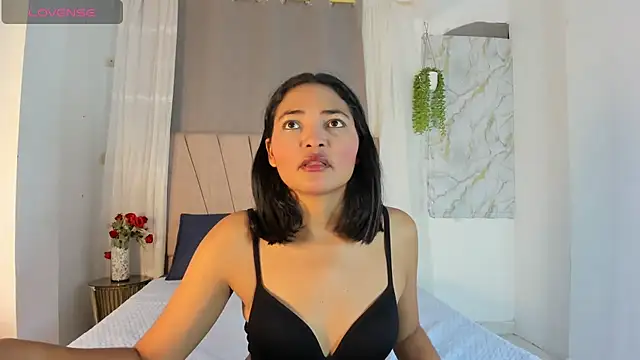Snapshot of Elayha_28 chatting on 06/25/26, 01:25 Elayha 28 online show from 06/25/26, 01:25