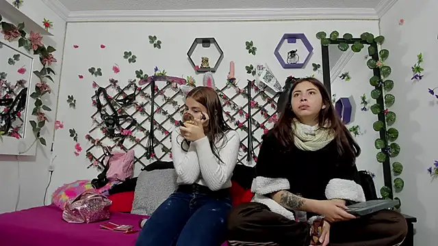 Snapshot of playful-girls chatting on 02/05/26, 12:34 playful-girls online show from 02/05/26, 12:34