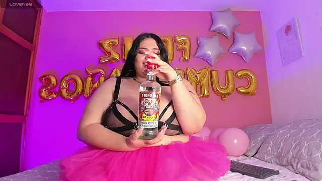 Snapshot of Julieta_jane_ss chatting on 06/20/26, 12:26 Julieta jane ss online show from 06/20/26, 12:26