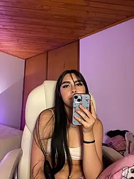 Snapshot of scarlett_pinkk1 chatting on 02/09/26, 04:32 scarlett pinkk1 online show from 02/09/26, 04:32