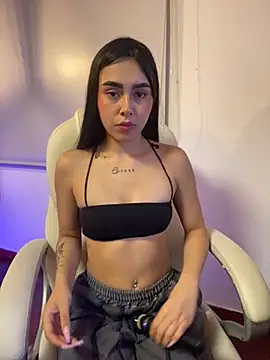 Snapshot of scarlett_pinkk1 chatting on 03/03/26, 04:52 scarlett pinkk1 online show from 03/03/26, 04:52