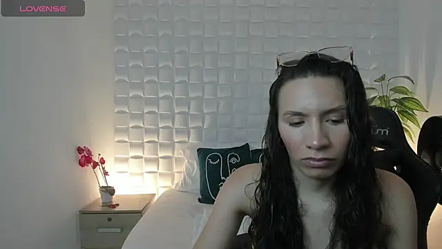 valeryn  rosse online show from 04/11/26, 03:14