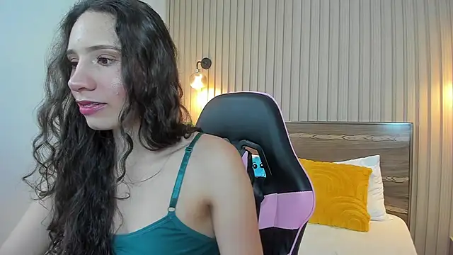 Snapshot of valeryn__rosse chatting on 07/18/26, 07:33 valeryn rosse online show from 07/18/26, 07:33