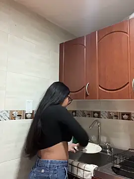 Snapshot of Violetta_pinkk1 chatting on 02/14/26, 03:29 Violetta pinkk1 online show from 02/14/26, 03:29