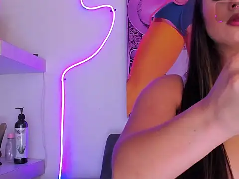 cmila0713 online show from 02/11/26, 12:21