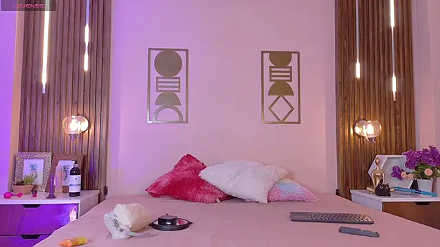 Snapshot of Hanna-Winchester chatting on 02/19/26, 03:25 Hanna-Winchester online show from 02/19/26, 03:25