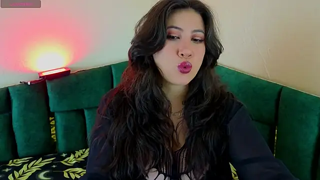 Luvienne online show from 04/16/26, 07:14