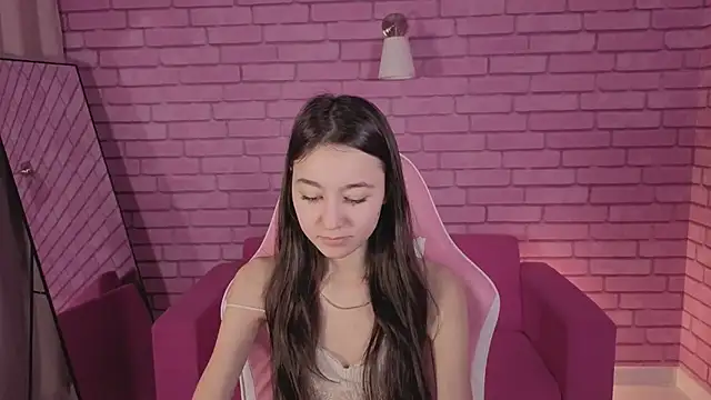 Snapshot of Nicole_Brownie chatting on 02/07/26, 01:02 Nicole Brownie online show from 02/07/26, 01:02