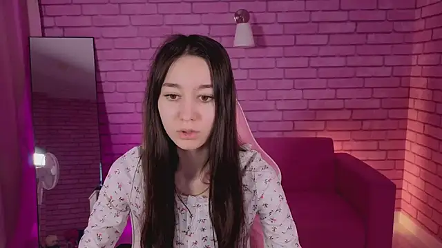 Snapshot of Nicole_Brownie chatting on 02/17/26, 08:33 Nicole Brownie online show from 02/17/26, 08:33