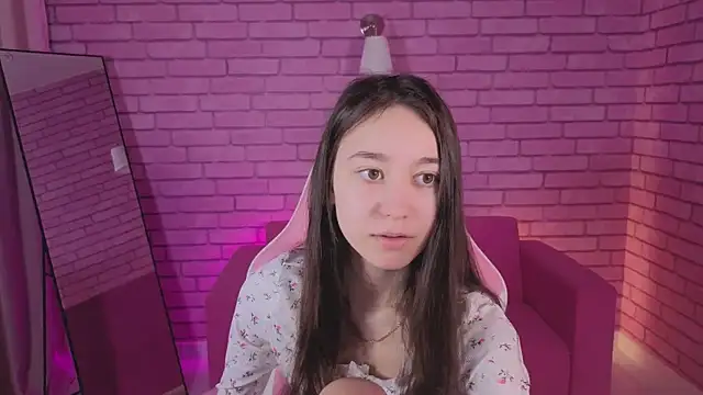 Nicole Brownie online show from 03/17/26, 02:14