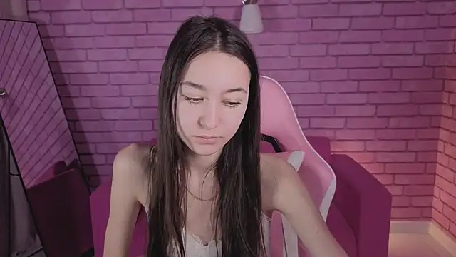 Snapshot of Nicole_Brownie chatting on 02/06/26, 07:15 Nicole Brownie online show from 02/06/26, 07:15