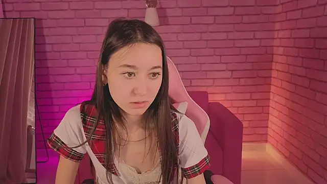 Snapshot of Nicole_Brownie chatting on 02/13/26, 08:25 Nicole Brownie online show from 02/13/26, 08:25