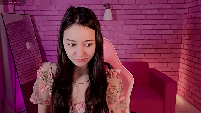 Snapshot of Nicole_Brownie chatting on 02/22/26, 12:57 Nicole Brownie online show from 02/22/26, 12:57