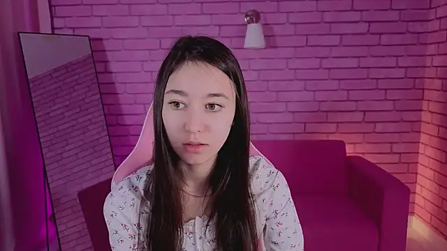 Snapshot of Nicole_Brownie chatting on 02/19/26, 01:57 Nicole Brownie online show from 02/19/26, 01:57