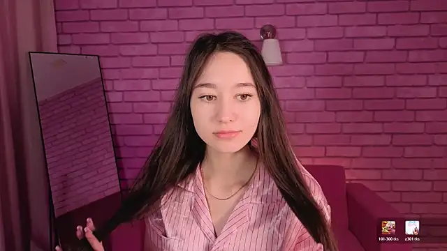 Nicole Brownie online show from 05/04/26, 12:47