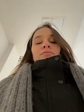 Snapshot of KishaMur chatting on 03/04/26, 06:43 KishaMur online show from 03/04/26, 06:43