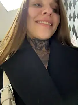 Snapshot of KishaMur chatting on 02/18/26, 04:21 KishaMur online show from 02/18/26, 04:21