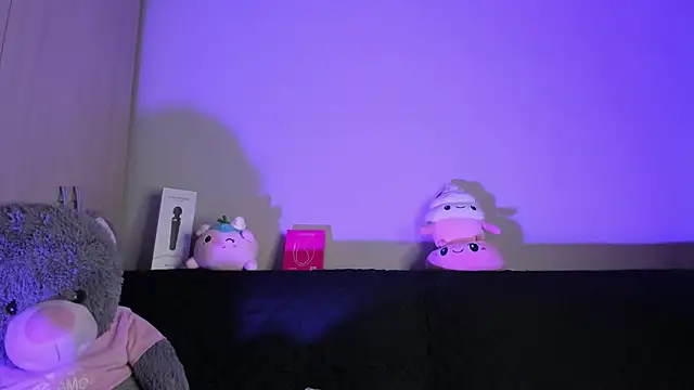 Snapshot of ViolettM chatting on 02/26/26, 01:49 ViolettM online show from 02/26/26, 01:49