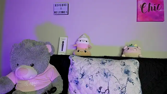 ViolettM online show from 03/11/26, 05:34