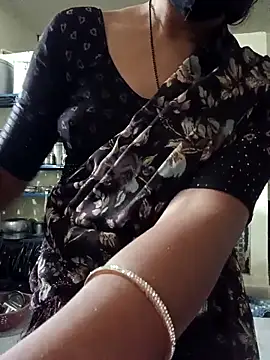 Snapshot of desicpl26 chatting on 02/09/26, 04:21 desicpl26 online show from 02/09/26, 04:21