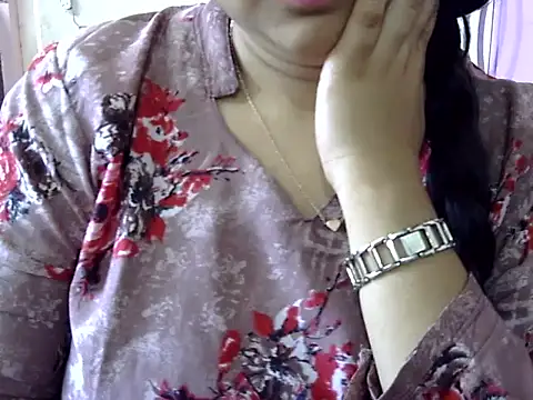 Cute Aliyaa online show from 03/25/26, 08:25