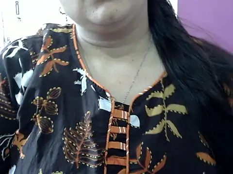 Cute Aliyaa online show from 05/15/26, 10:24