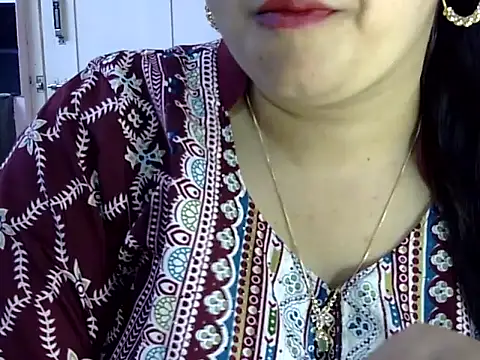 Snapshot of Cute_Aliyaa chatting on 06/20/26, 12:54 Cute Aliyaa online show from 06/20/26, 12:54