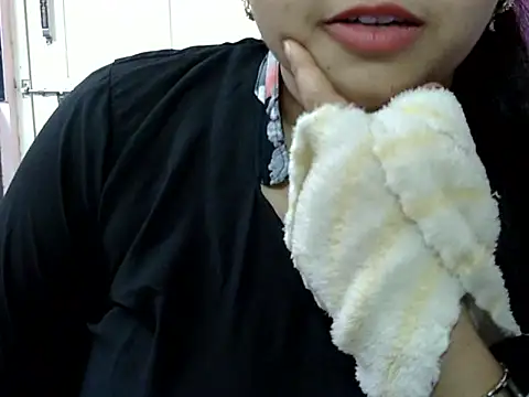 Cute Aliyaa online show from 04/21/26, 12:56
