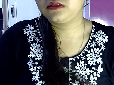 Cute Aliyaa online show from 05/26/26, 01:20