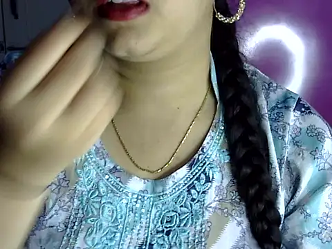 Snapshot of Cute_Aliyaa chatting on 07/09/26, 01:43 Cute Aliyaa online show from 07/09/26, 01:43