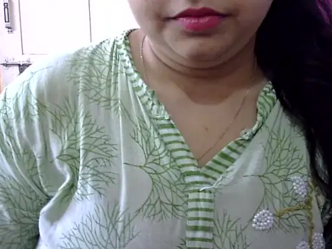 Cute Aliyaa online show from 04/28/26, 09:35